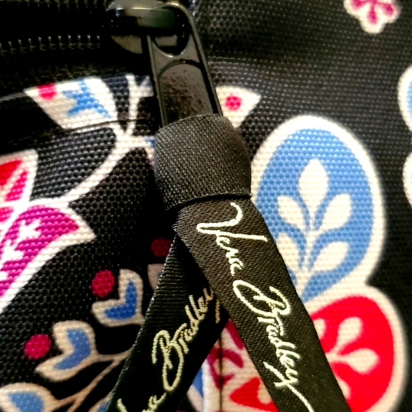 Vera Bradley Makeup Case - Picture 4 of 8